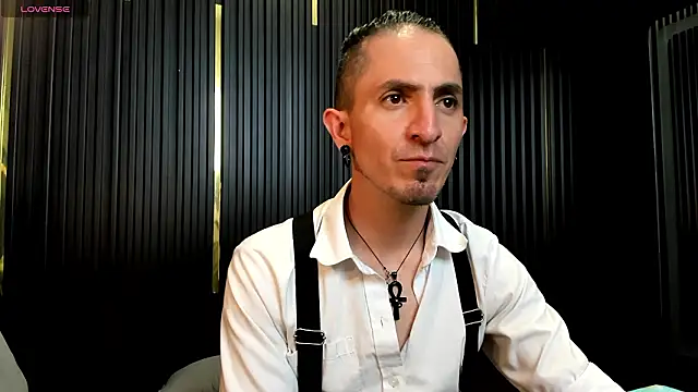 KarloStrom live sex cam