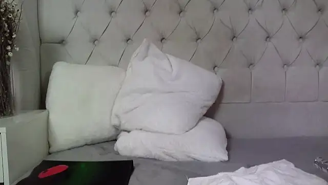 carolinesampaio live sex cam