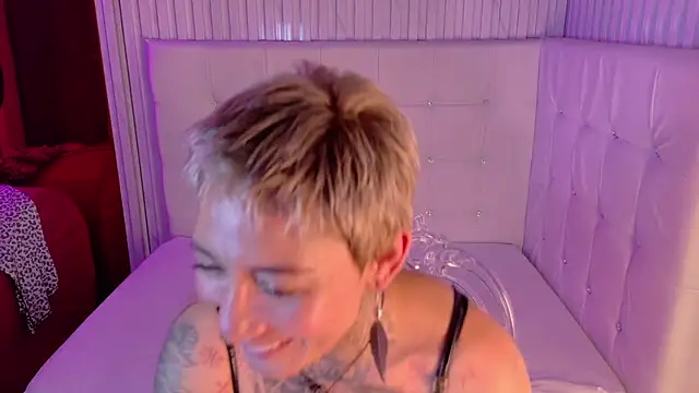 Everlyn_sexx's cam snapshot