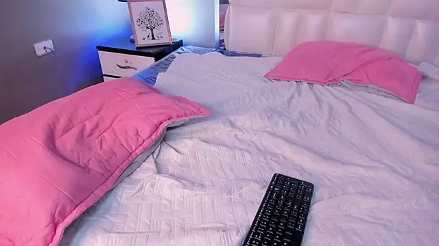 Roger_And_Ramona live sex cam