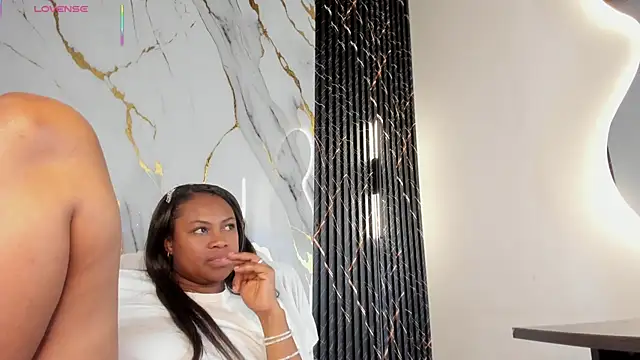 ebony_hot1's cam snapshot