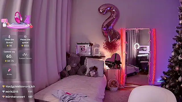 LoryWood live sex cam