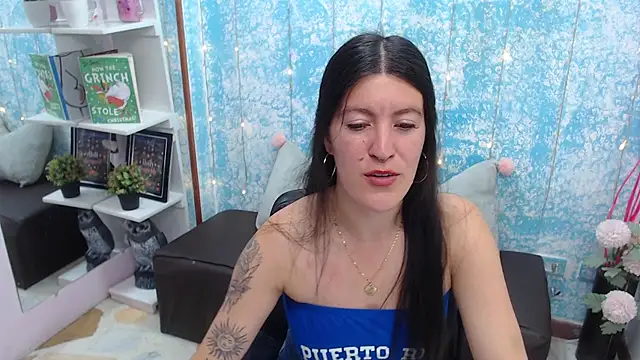 HannaOwen_'s cam snapshot