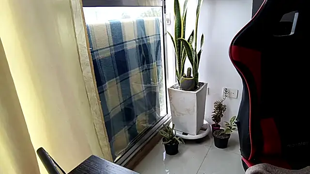 Adam_Valenciia live sex cam