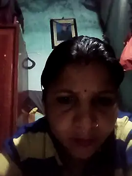 cute_naina1213's cam snapshot