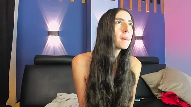 Itzel_Geneva's cam snapshot