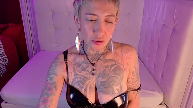 Everlyn_sexx's cam snapshot