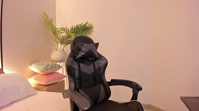 cataleya_castle's cam snapshot