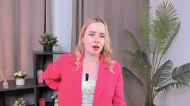 IvetteLabore's cam snapshot