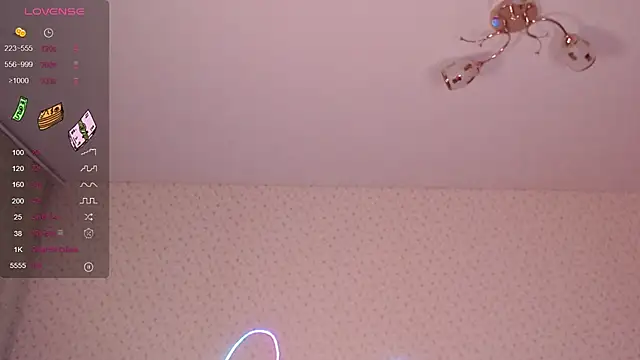 Nutsy_and_Stephanie's cam snapshot