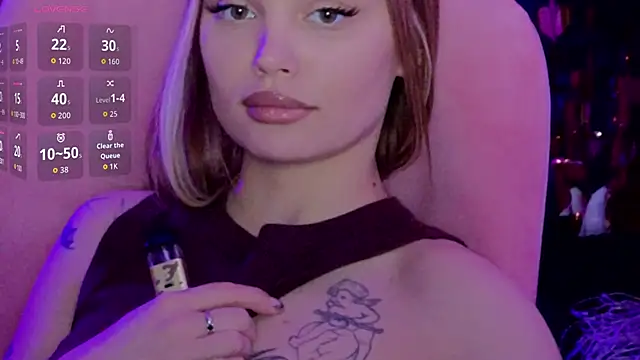 KitsyMoore's cam snapshot