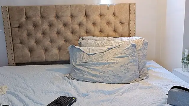 KeryHillson live sex cam