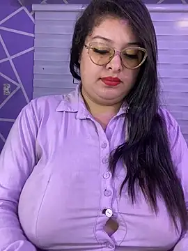 MiiaaJoness live sex cam