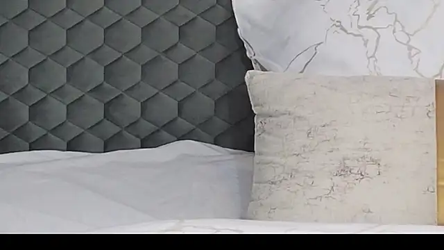 SophieWild's cam snapshot