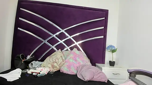 LunaScarleht's cam snapshot