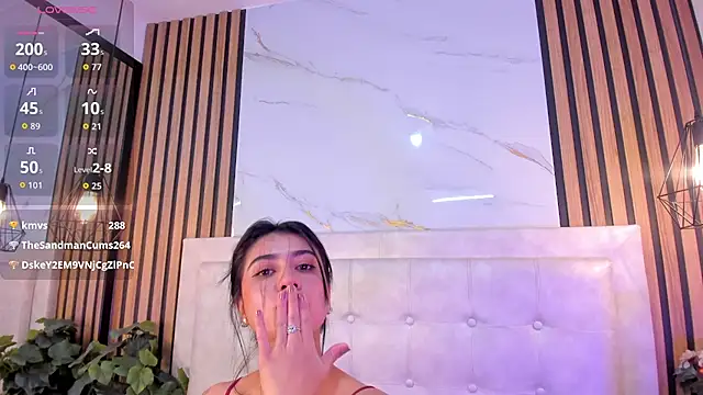 Madyson18 live sex cam