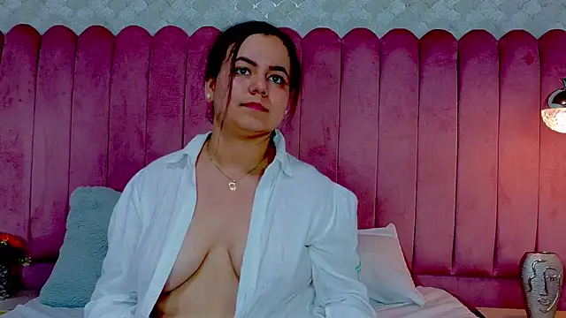 EMILYJOHNSON01's cam snapshot