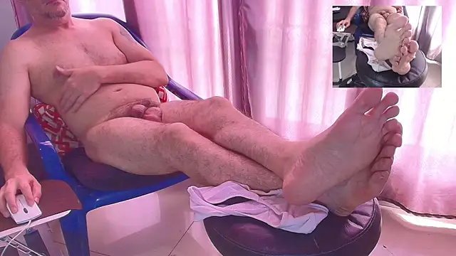 Richielivexxx2023's cam snapshot