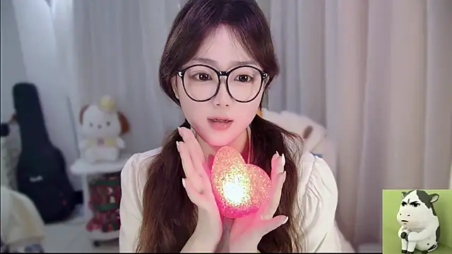 YUANYUAN-A live sex cam