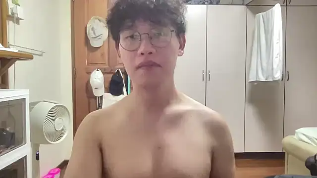 Passionatetwink2 live sex cam