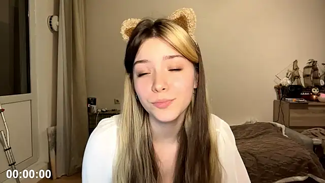 Kimi_Luckman's cam snapshot