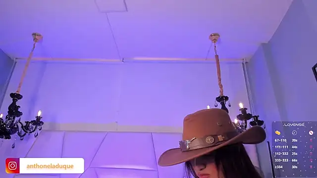AnthonelaDuque live sex cam