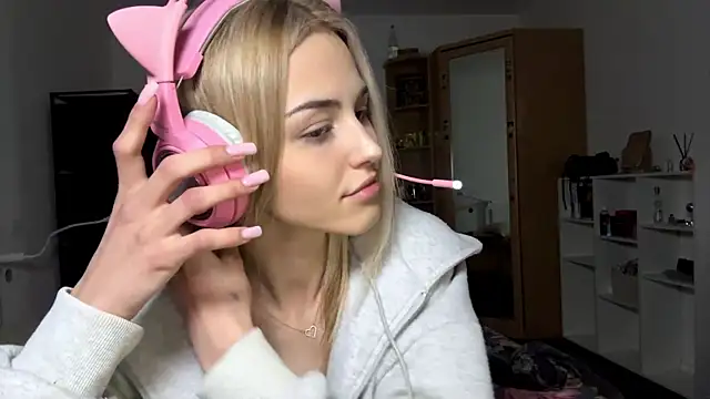 Evva_mayy live sex cam