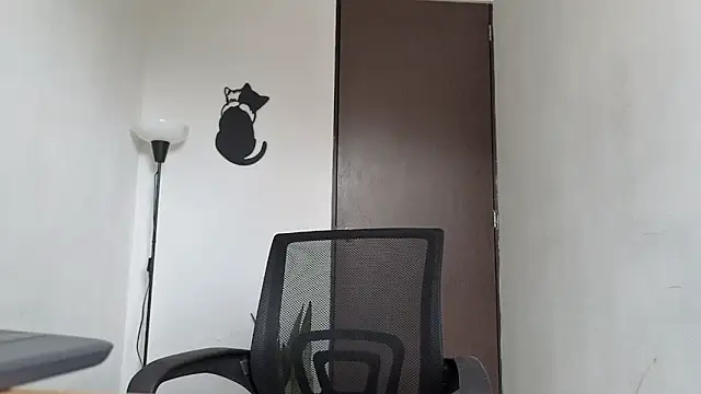 Saturno_v live sex cam