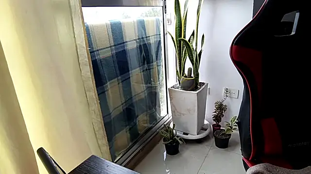 Adam_Valenciia live sex cam