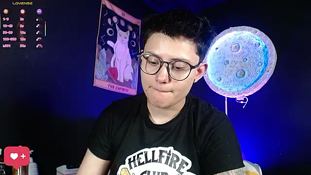 girl_intense444's cam snapshot