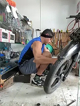 Paul22cm- live sex cam