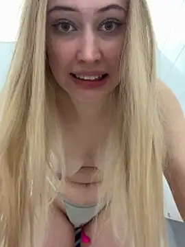 blonde_exe's cam snapshot