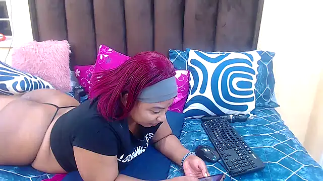 AfricanQueenxx40's cam snapshot