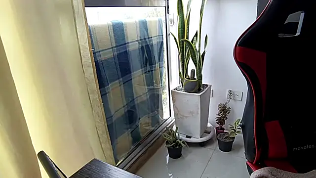 Adam_Valenciia live sex cam