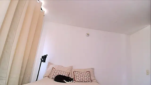 SARA_TS_FOX live sex cam