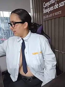 Cute_Penelope live sex cam