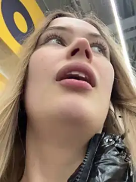 blonde_exe's cam snapshot