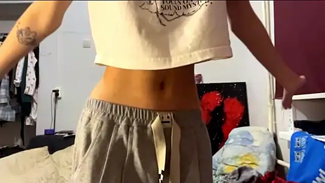 Sweety_Burger's cam snapshot