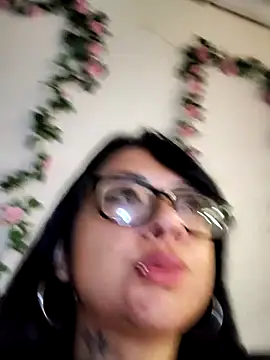 Saloome-'s cam snapshot