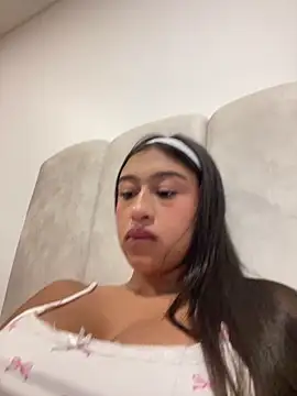 Gia_Evanss's cam snapshot