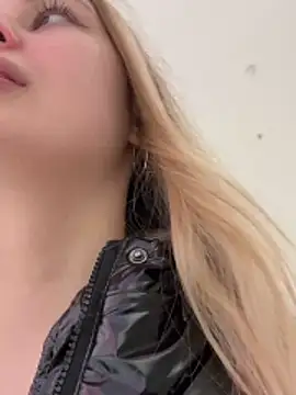 blonde_exe's cam snapshot