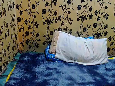 LadyBoyBigCock69 live sex cam