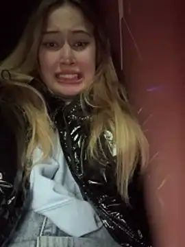 blonde_exe's cam snapshot