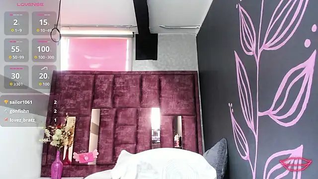 Kiara_Fox__ live sex cam