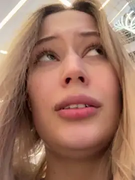 blonde_exe's cam snapshot