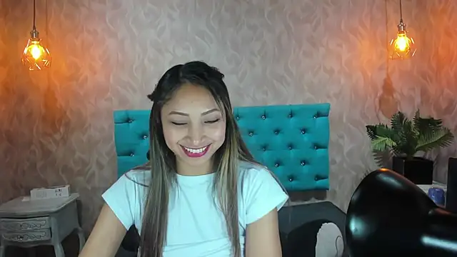 MadelineDoll's cam snapshot