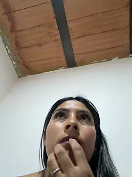 Cami_Leon2's cam snapshot