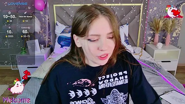 Moon__Bunny live sex cam