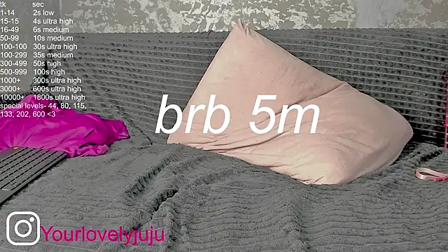 yourlovelyjul live sex cam