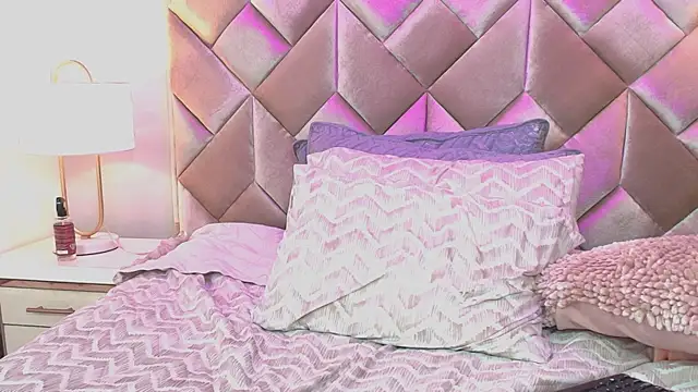 Thalya_Adams's cam snapshot